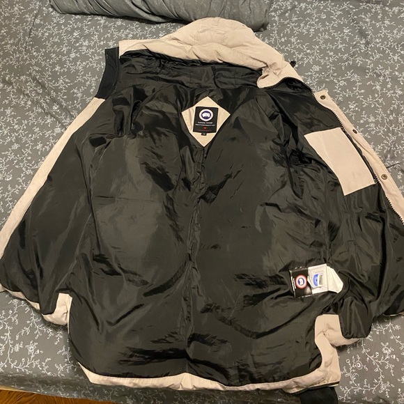 Canada goose jacket - Picture 6 of 7